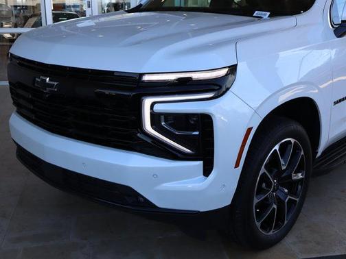 2025 Chevrolet Suburban RST