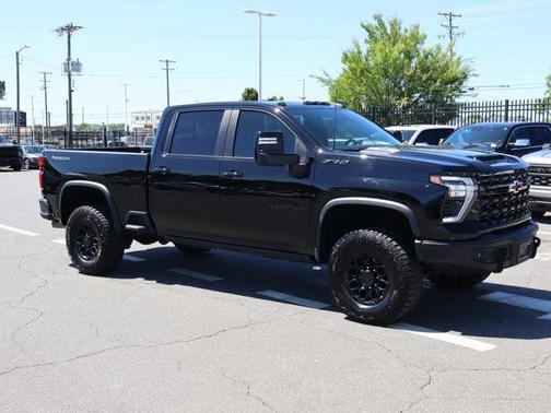 Black 2024 Chevrolet Silverado 2500 ZR2