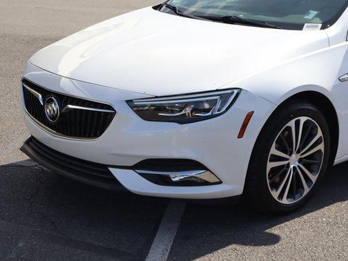 White Frost Tri-Coat 2019 Buick Regal Sportback Essence