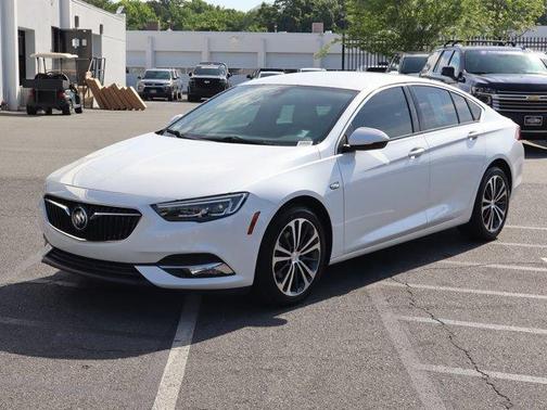White Frost Tri-Coat 2019 Buick Regal Sportback Essence