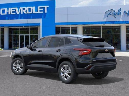Mosaic Black Metallic 2026 Chevrolet Trax LS