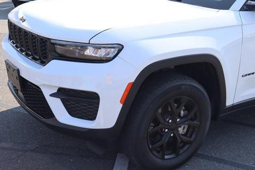 2024 Jeep Grand Cherokee Laredo