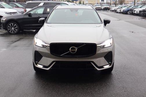2025 Volvo XC60 B5 Plus