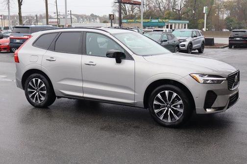 2025 Volvo XC60 B5 Plus