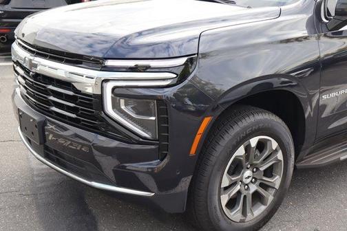 2025 Chevrolet Suburban LS