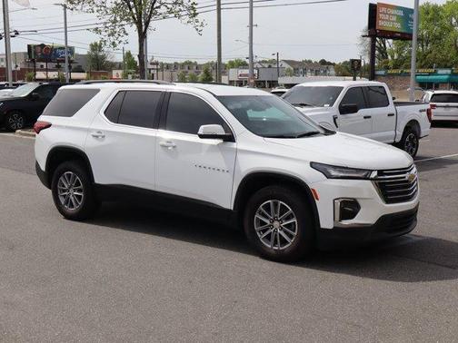 Summit White 2023 Chevrolet Traverse LT Cloth