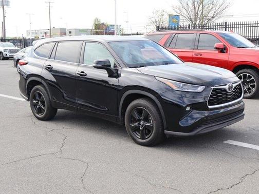 Midnight Black Metallic 2021 Toyota Highlander LE