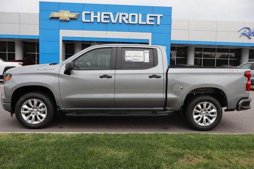 2025 Chevrolet Silverado 1500 Custom