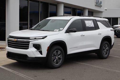 Summit White 2026 Chevrolet Traverse LT