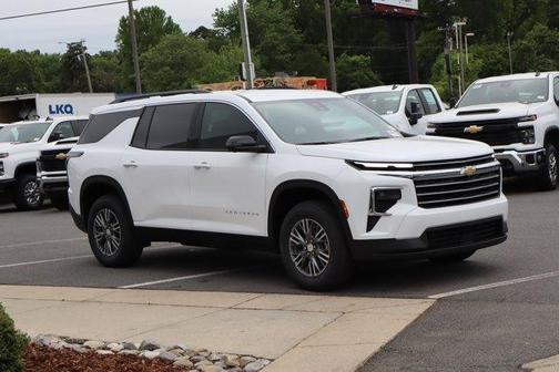 Summit White 2026 Chevrolet Traverse LT