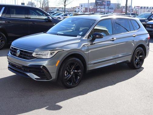 2023 Volkswagen Tiguan 2.0T SE R-Line Black