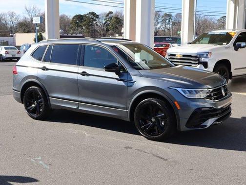 2023 Volkswagen Tiguan 2.0T SE R-Line Black