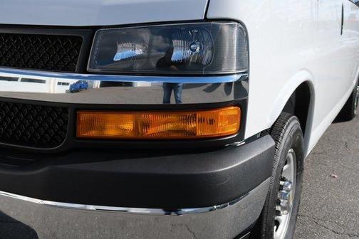 2024 Chevrolet Express 3500 LT