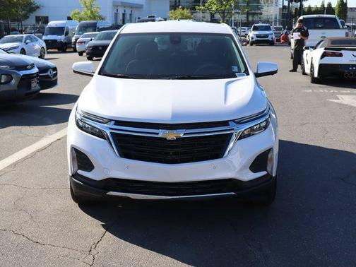 Iridescent Pearl Tricoat 2023 Chevrolet Equinox 1LT