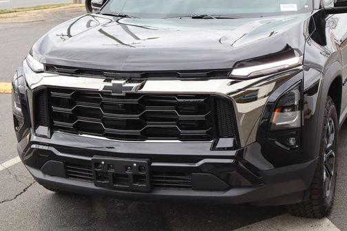 Mosaic Black Metallic 2026 Chevrolet Equinox AWD ACTIV