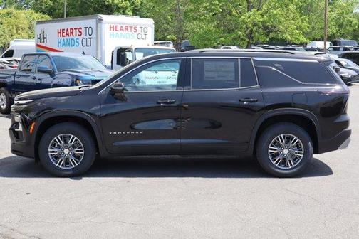 Mosaic Black Metallic 2026 Chevrolet Traverse LT