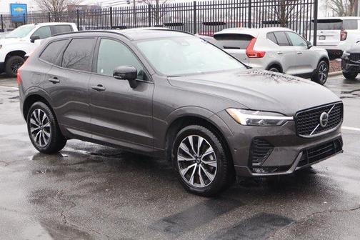 2025 Volvo XC60 B5 Plus