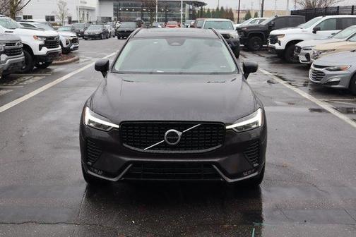 2025 Volvo XC60 B5 Plus