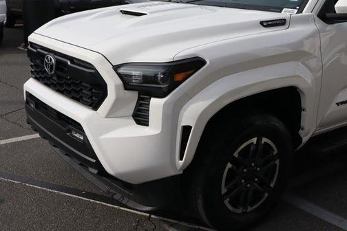 2025 Toyota Tacoma Hybrid TRD