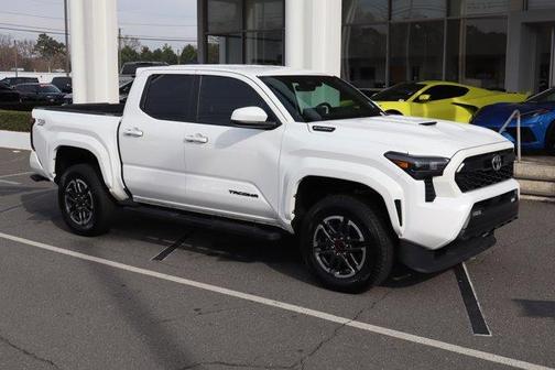 2025 Toyota Tacoma Hybrid TRD
