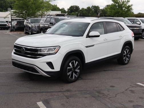 Pure White 2021 Volkswagen Atlas Cross Sport 2.0T SE