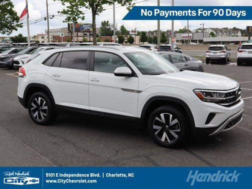 Pure White 2021 Volkswagen Atlas Cross Sport 2.0T SE