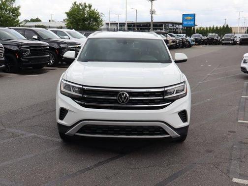 Pure White 2021 Volkswagen Atlas Cross Sport 2.0T SE