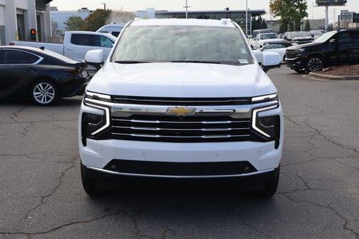 2025 Chevrolet Suburban LT