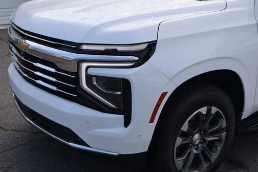 2025 Chevrolet Suburban LT