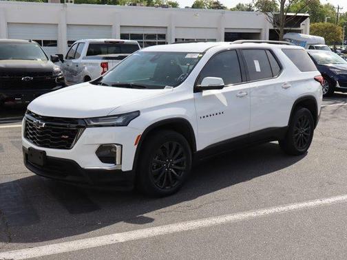 Summit White 2022 Chevrolet Traverse RS