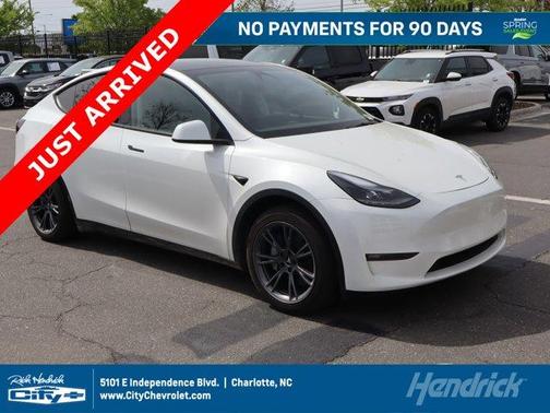 Pearl White Multi 2025 Tesla Model Y Long Range