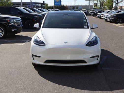 Pearl White Multi 2025 Tesla Model Y Long Range