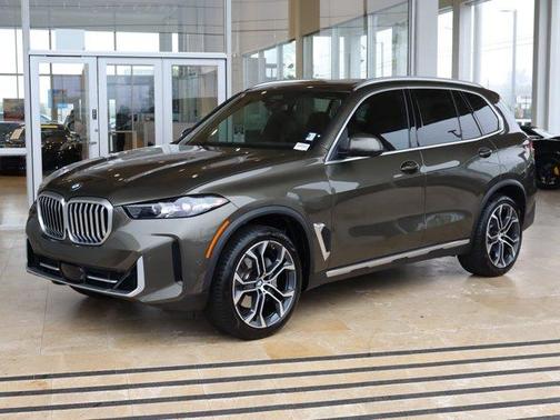 Manhattan Green Metallic 2024 BMW X5 xDrive40i
