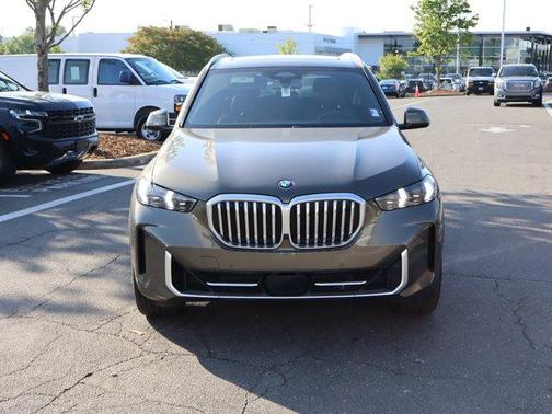 Manhattan Green Metallic 2024 BMW X5 xDrive40i