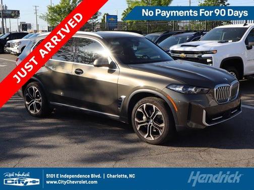 Manhattan Green Metallic 2024 BMW X5 xDrive40i