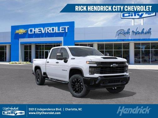 Summit White 2026 Chevrolet Silverado 2500 Custom