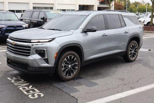 2025 Chevrolet Traverse LT