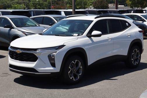 Summit White 2026 Chevrolet Trax LT