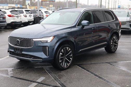 2025 Volvo XC90 PLUS