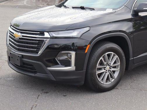 Mosaic Black Metallic 2023 Chevrolet Traverse LT Leather