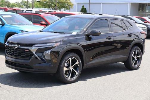 Mosaic Black Metallic 2026 Chevrolet Trax 1RS