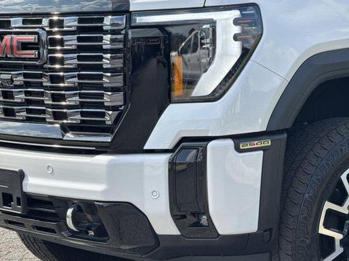 White Frost Tri-Coat 2025 GMC Sierra 2500 Denali Ultimate