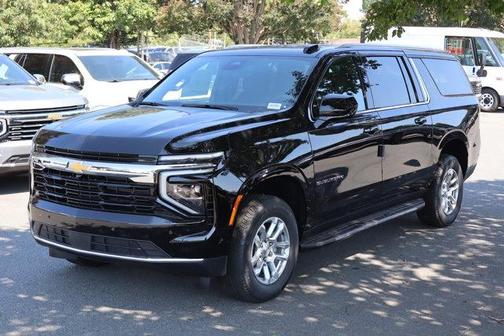 2025 Chevrolet Suburban LS