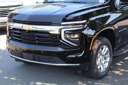 2025 Chevrolet Suburban LS