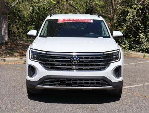 Pure White 2024 Volkswagen Atlas 2.0T SE
