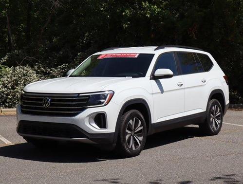 Pure White 2024 Volkswagen Atlas 2.0T SE