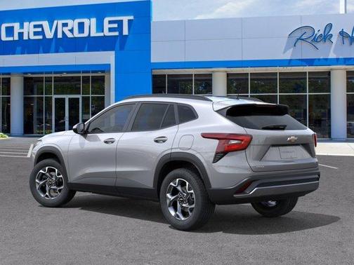 Sterling Gray Metallic 2026 Chevrolet Trax LT