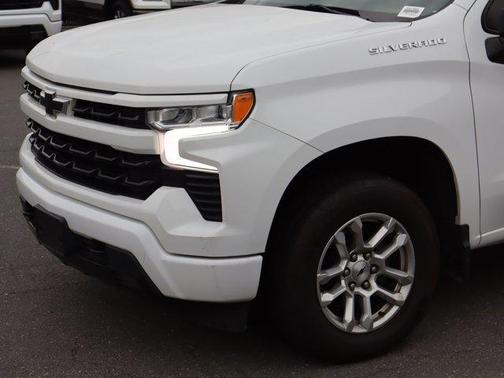Summit White 2022 Chevrolet Silverado 1500 RST
