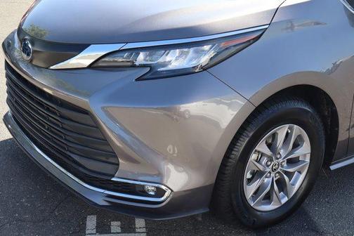2022 Toyota Sienna XLE