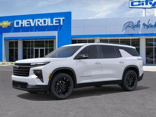 Summit White 2026 Chevrolet Traverse LT